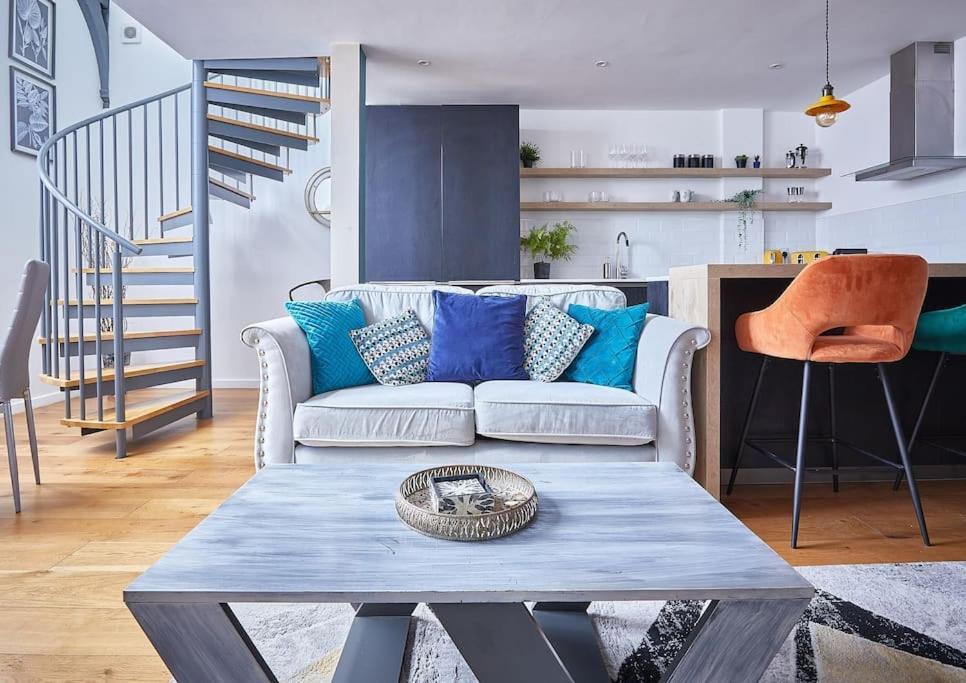 The Chapel Cottage By Ritual Stays هيميل هيمبستيد المظهر الخارجي الصورة