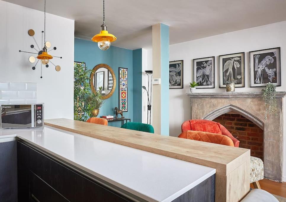 The Chapel Cottage By Ritual Stays هيميل هيمبستيد المظهر الخارجي الصورة